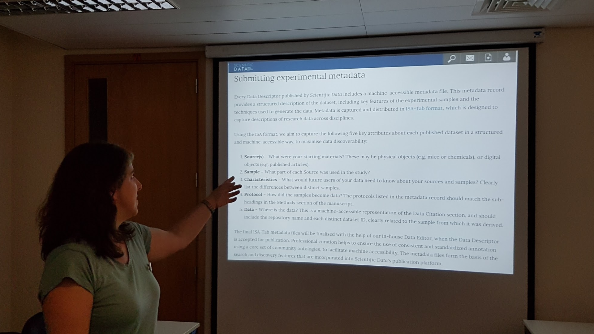 Inês Chaves presenting